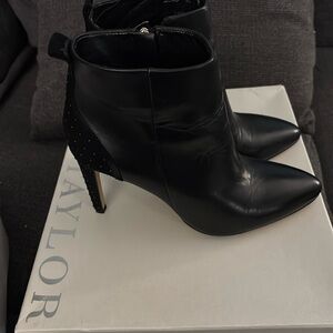 ANN TAYLOR LISA STUDDED SHOOTIE
